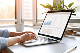 万象城AWC(中国)国际发布2024人才市场报告，新智人才看重稳定性和赛道前景